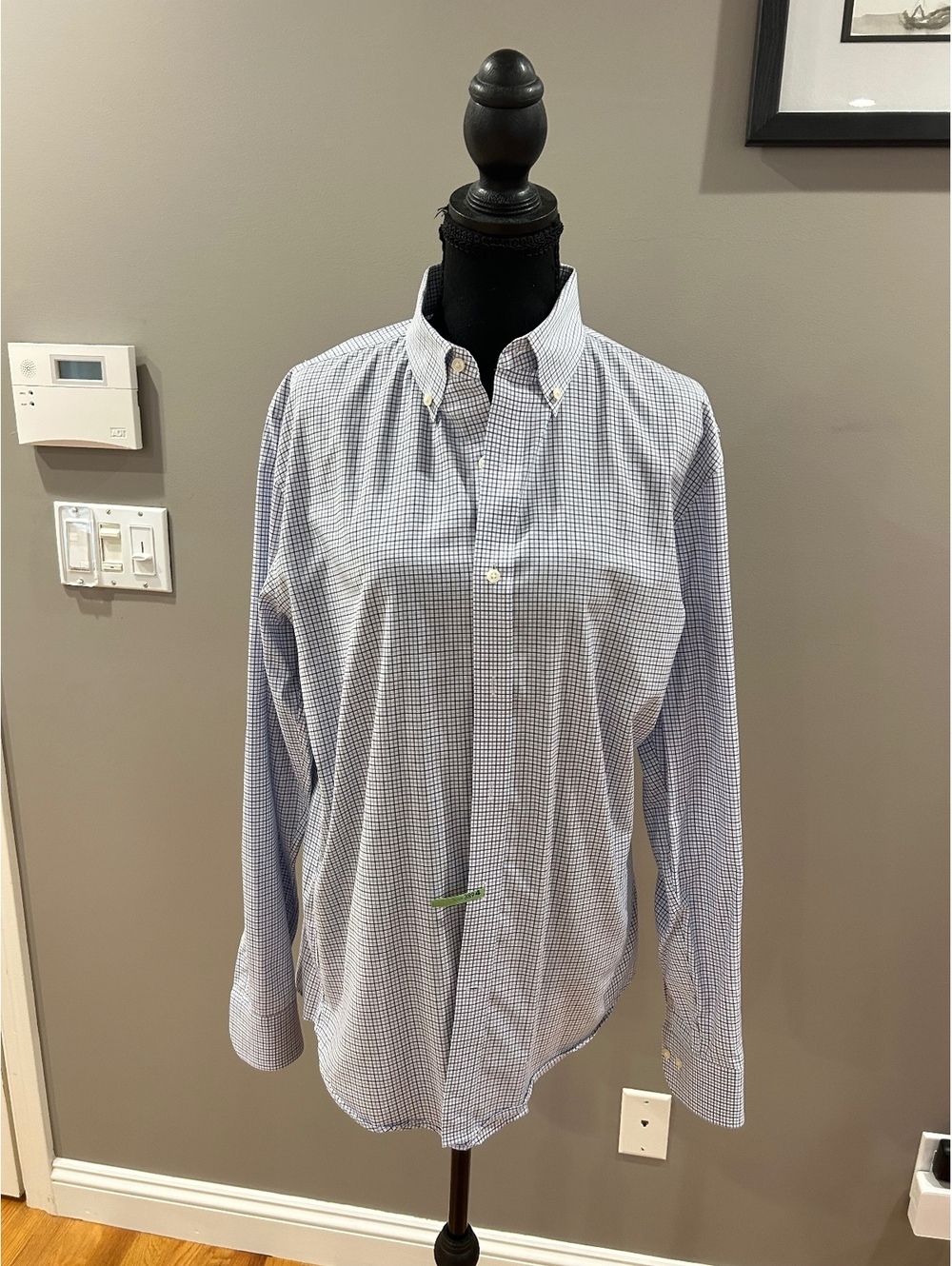 Uniqlo Slim Fit Blue and White Check Button-Down Shirt, Size M